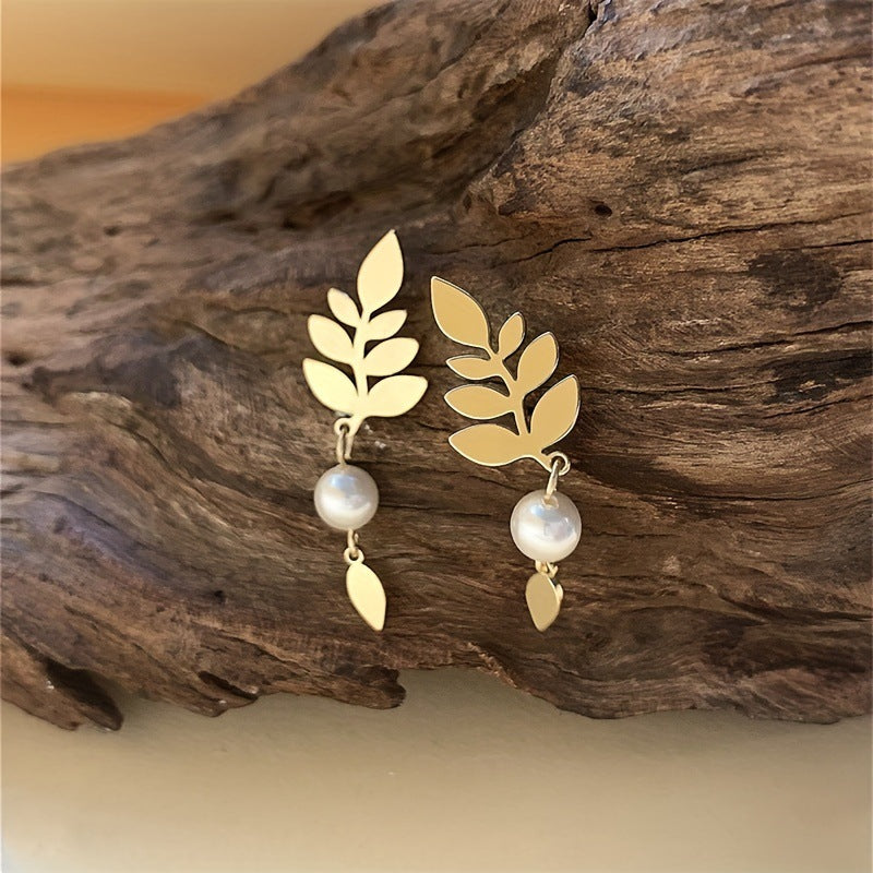 Pearl Leaf Earrings With A Minimalist Chic Design