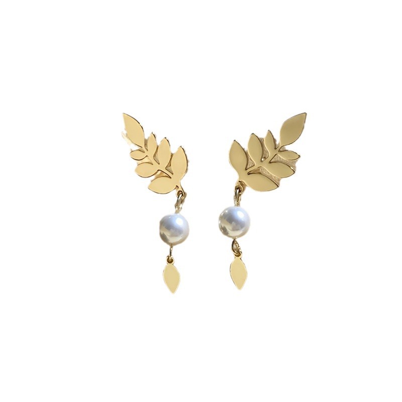 Pearl Leaf Earrings With A Minimalist Chic Design